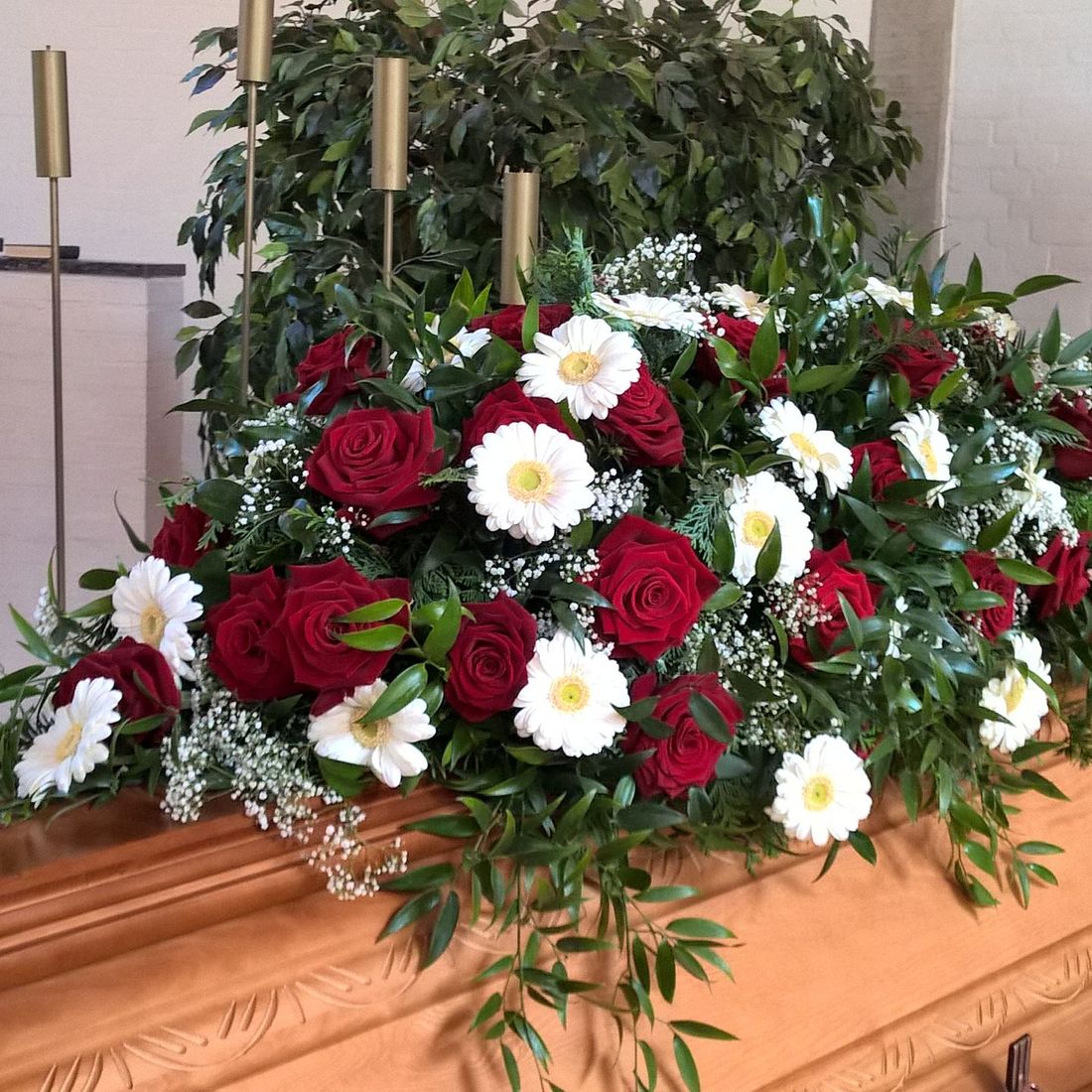 Blumen Schnack Neustadt, Tradition von 100 Jahren, Kirchhofsallee 12, 23730 Neustadt/Holstein, Friedhof, Rudolf Schnack, Joachim Schnack, Blumen, Schnittblumen, Hochzeitsfloristik, Trauerschmuck, Dekoration, Terrassenbepflanzung, Fleurop