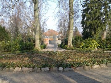 Blumen Schnack Neustadt, Tradition von 100 Jahren, Kirchhofsallee 12, 23730 Neustadt/Holstein, Friedhof, Rudolf Schnack, Joachim Schnack, Blumen, Schnittblumen, Hochzeitsfloristik, Trauerschmuck, Dekoration, Terrassenbepflanzung, Fleurop