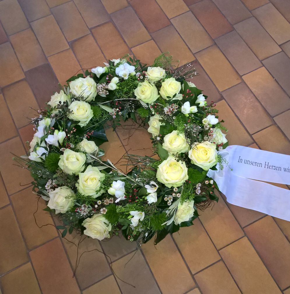 Blumen Schnack Neustadt, Tradition von 100 Jahren, Kirchhofsallee 12, 23730 Neustadt/Holstein, Friedhof, Rudolf Schnack, Joachim Schnack, Blumen, Schnittblumen, Hochzeitsfloristik, Trauerschmuck, Dekoration, Terrassenbepflanzung, Fleurop